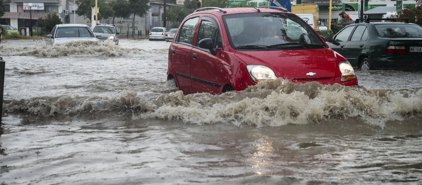 Η κακοκαιρία πλήττει την Φθιώτιδα - Στην περιοχή ο Χρήστος Σταϊκούρας (φώτο)